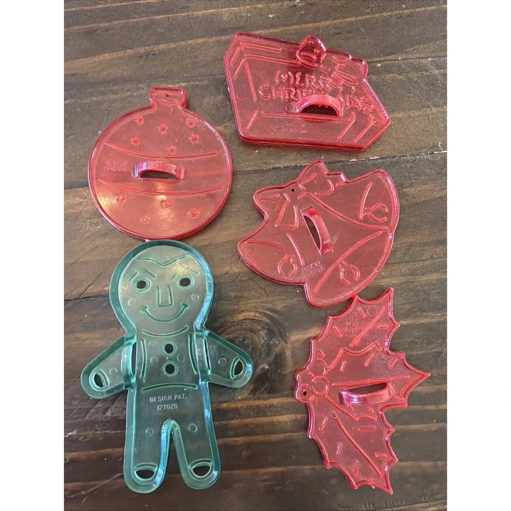 Vintage HRM Red Plastic Christmas Cookie Cutters Set USA 7 & 5 Hong Kong